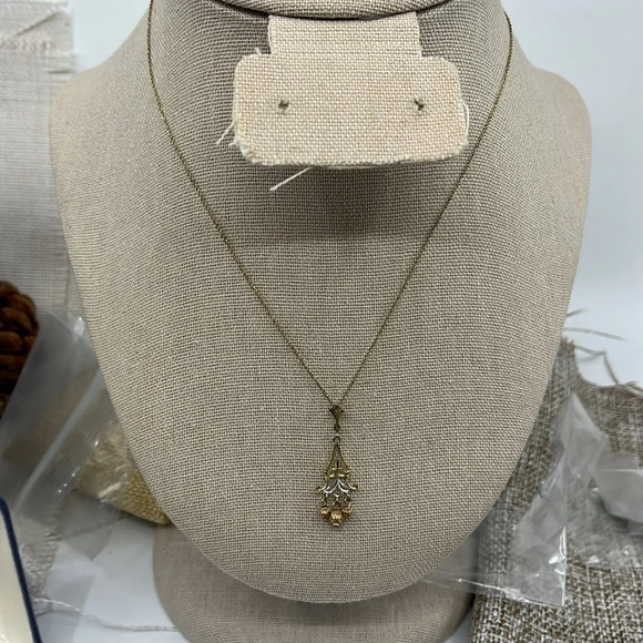 Vintage 10k Italy Gold Chain & Pendant with White and Yellow Gold Accents - Picture 6 of 12
